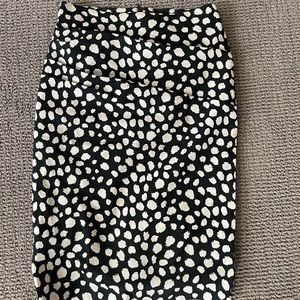 Black and white polka dot pencil skirt from Garbarini